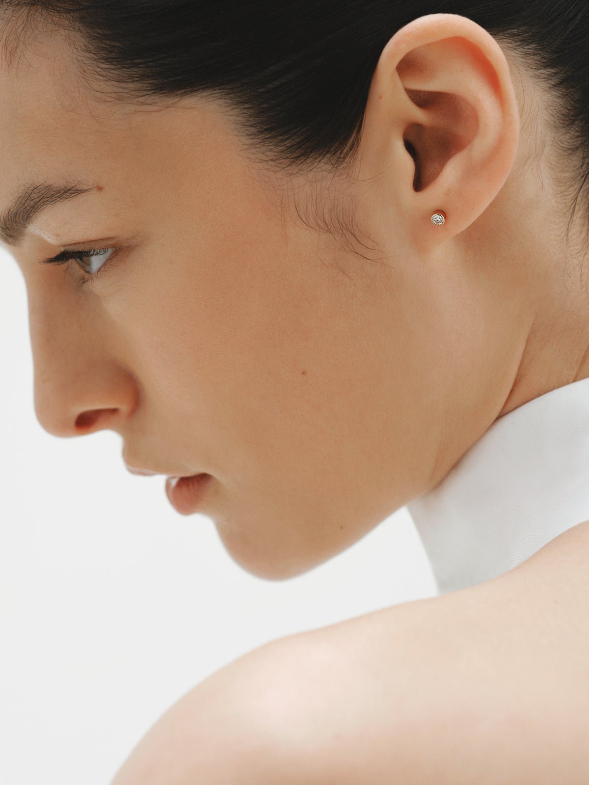 9K yellow gold stud single earring with lab grown diamond