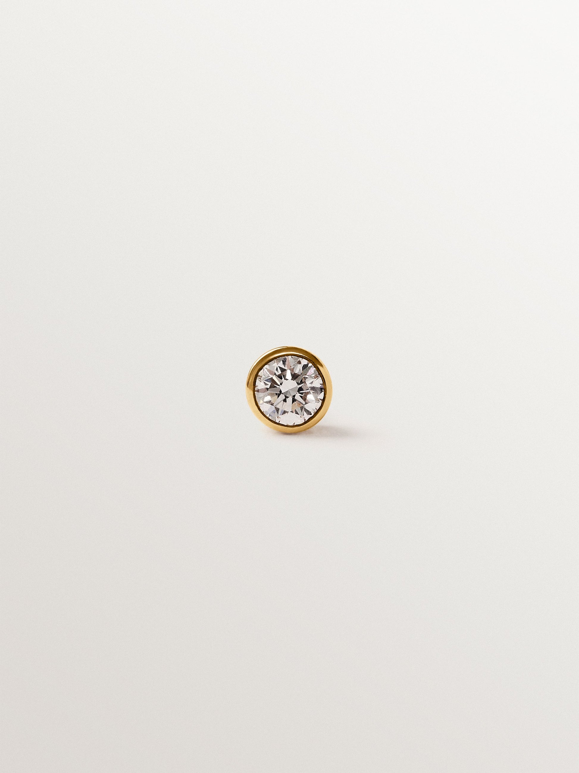 9K yellow gold stud single earring with lab grown diamond
