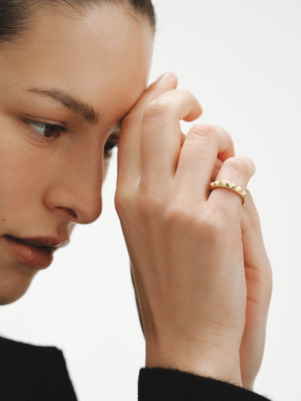 925 silver ring plated in 18K yellow gold and studded motif