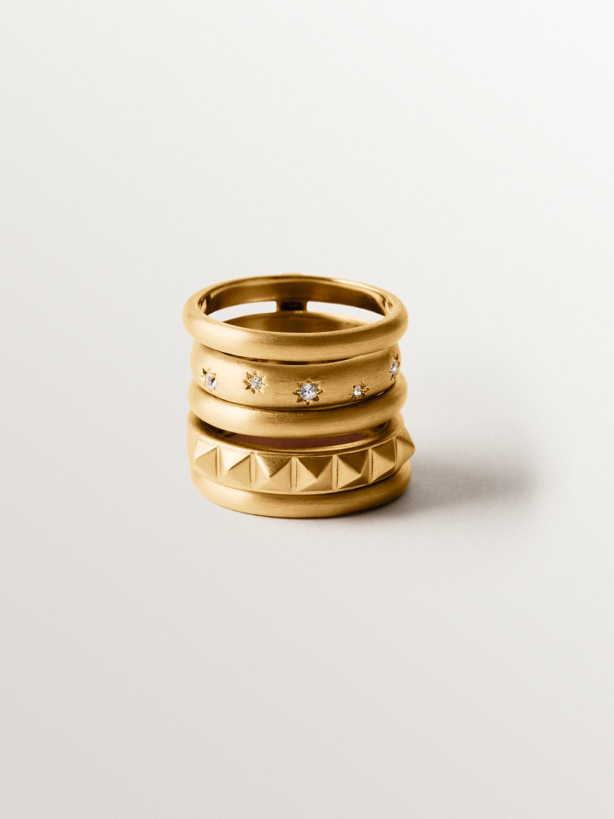 925 silver ring plated in 18K yellow gold with blue topaz