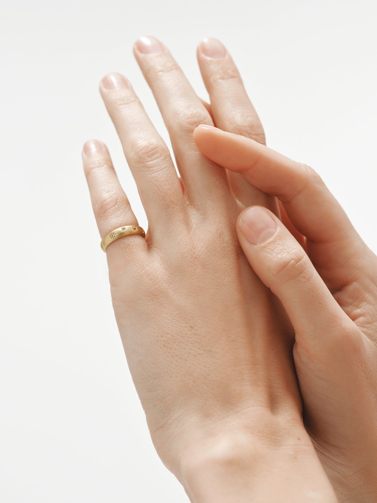 925 silver ring plated in 18K yellow gold with white topaz