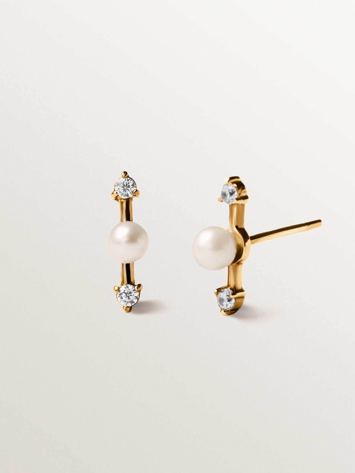 925 silver earrings plated in 18K yellow gold with pearls and white topaz