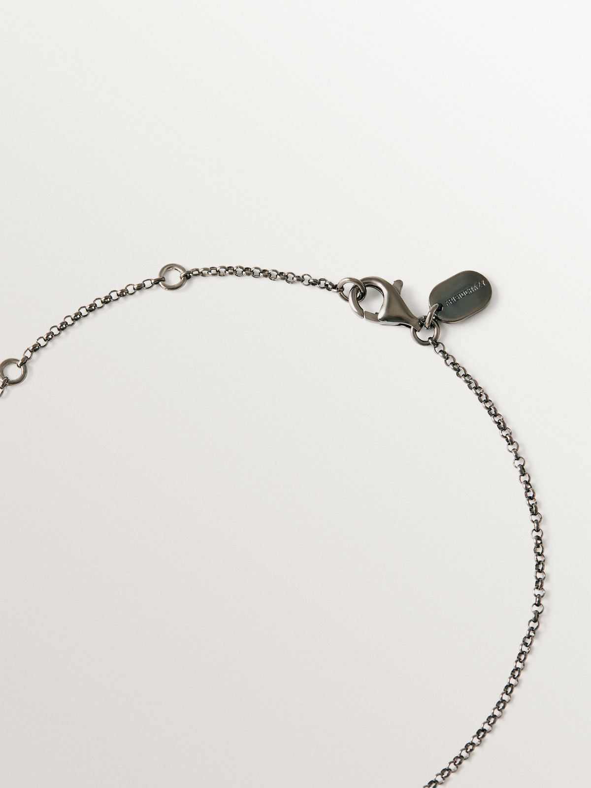 Star-shaped two-tone 925 sterling silver necklace with 18K yellow gold plating