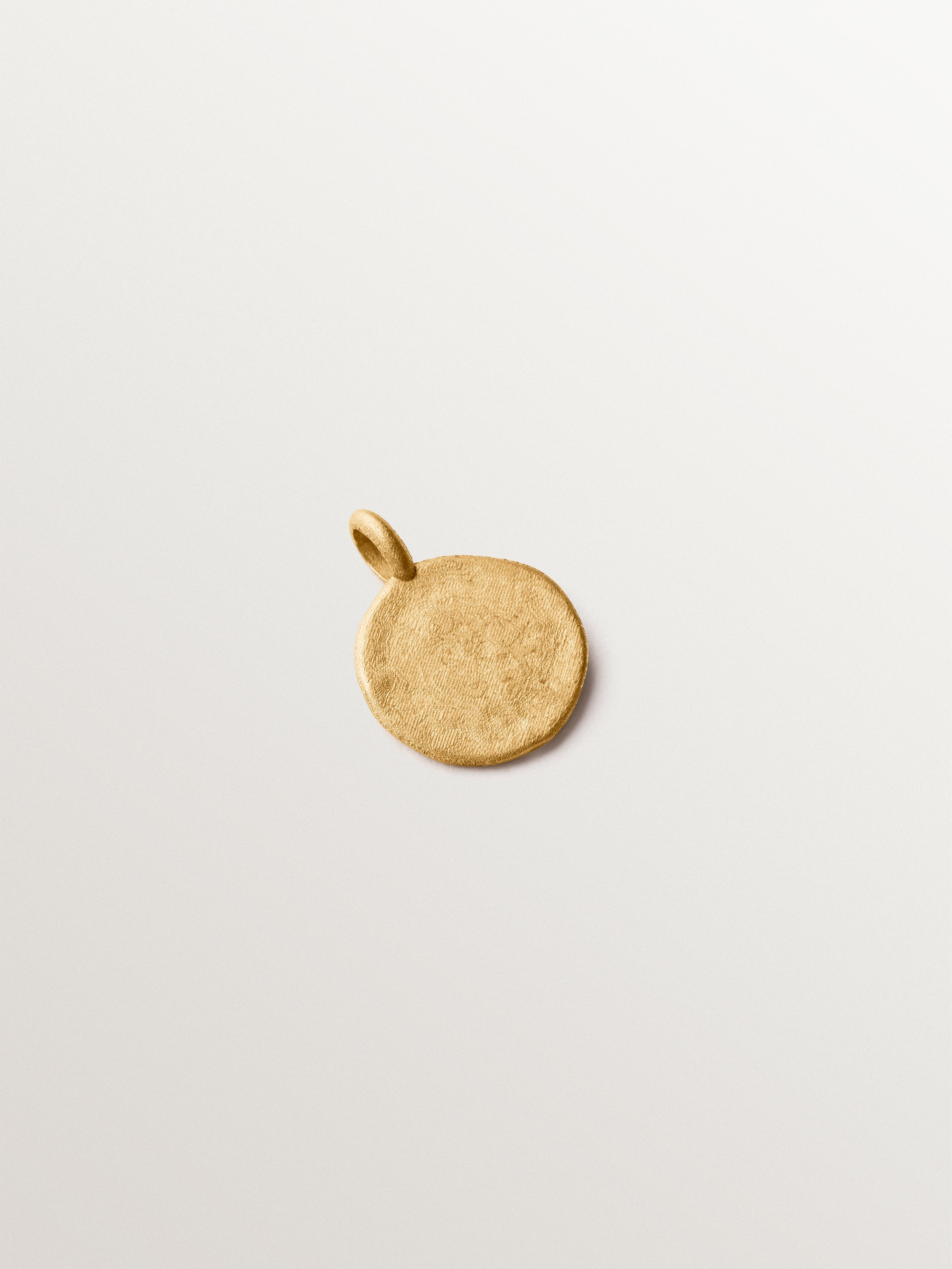 925 silver medal charm plated in 18K yellow gold and clover shape