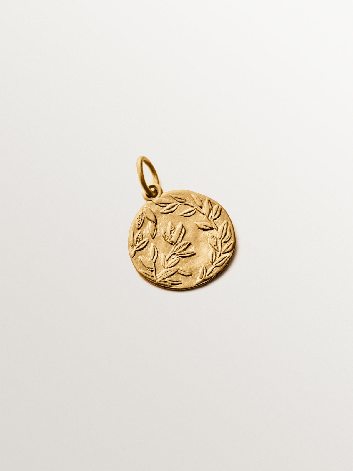 925 silver medal charm plated in 18K yellow gold