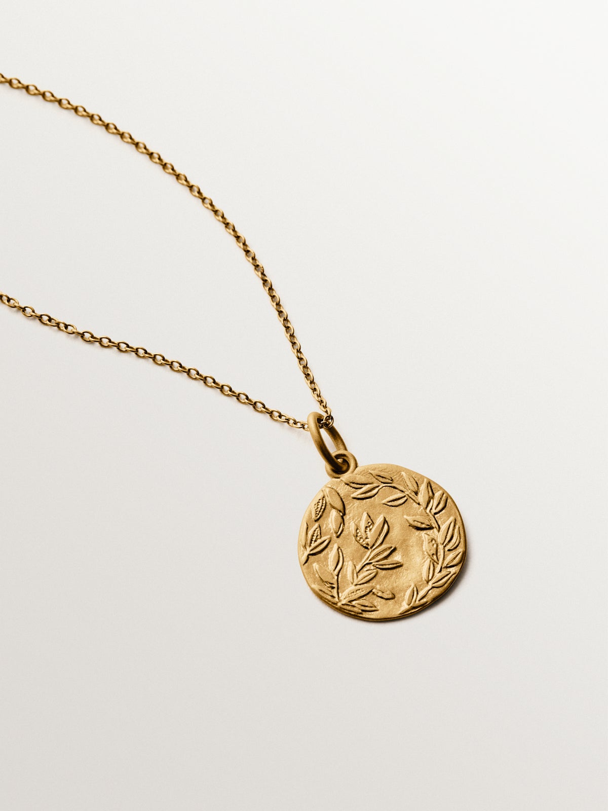 925 silver medal charm plated in 18K yellow gold