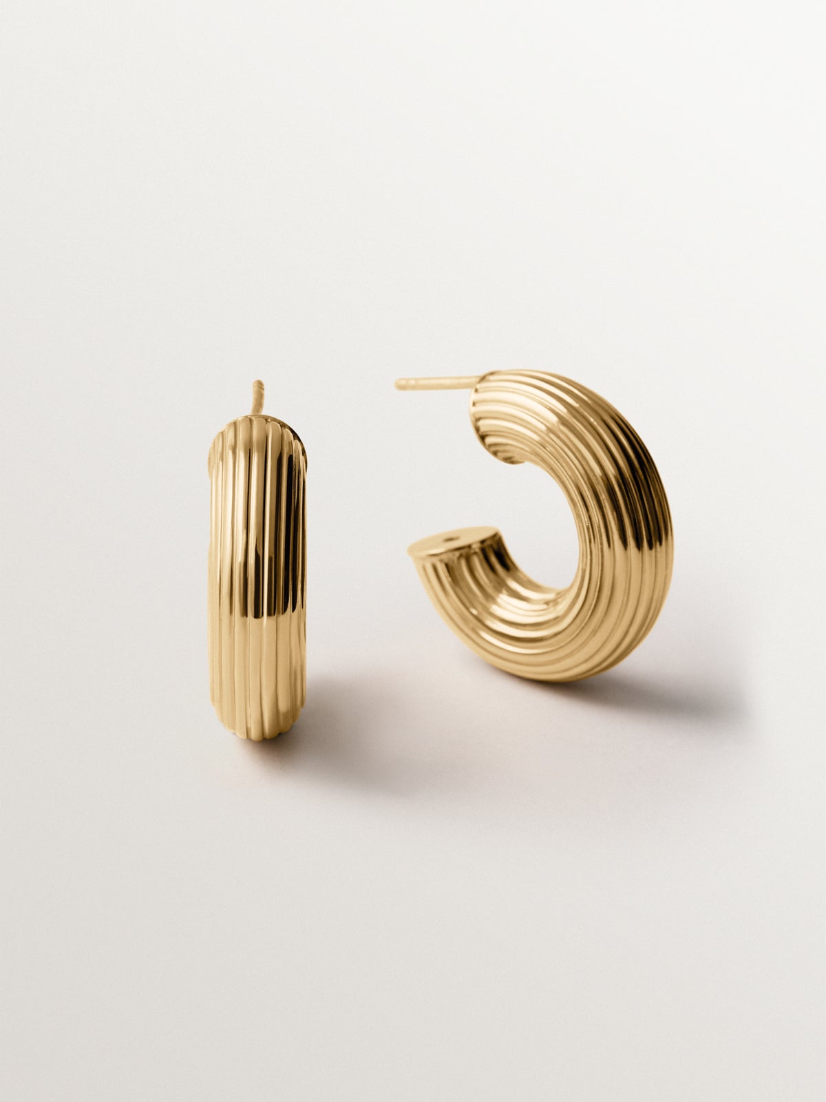 925 silver hoop earrings plated in 18K yellow gold with texture
