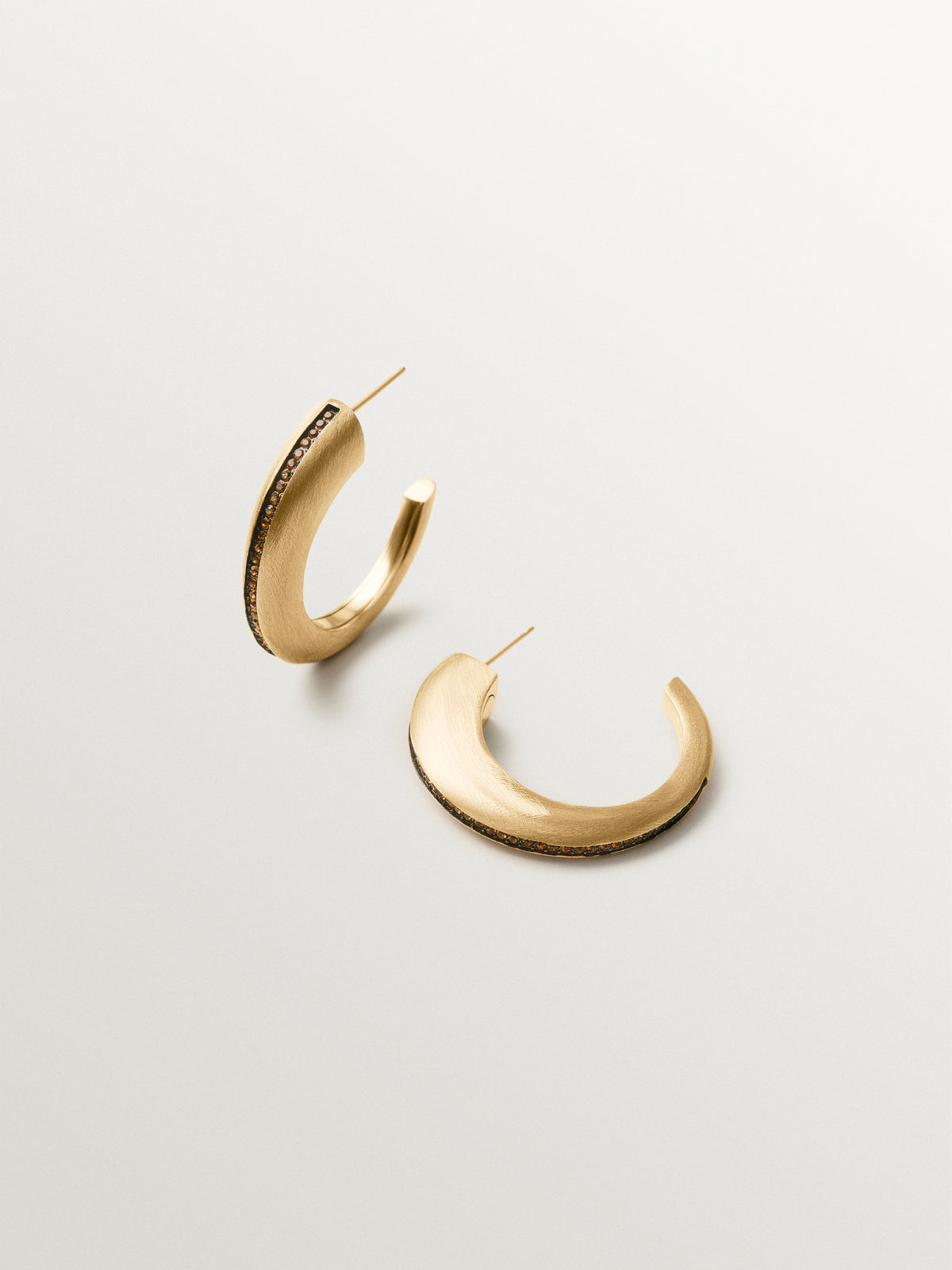 18K yellow gold-plated 925 sterling silver hoop earrings with brushed finish and brown quartz