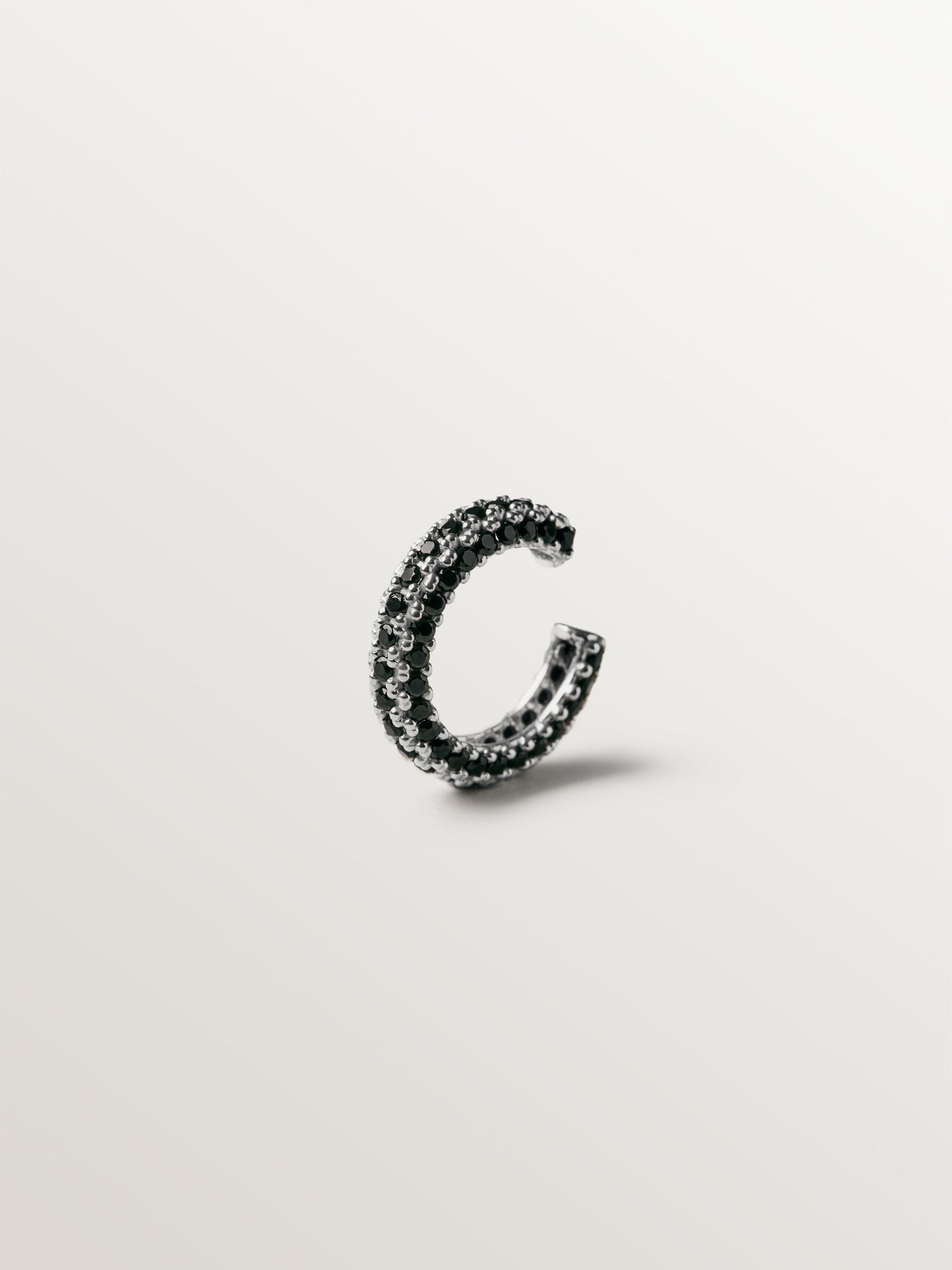 Earcuff de plata 925 bañada en oro amarillo de 18K con cristales negros