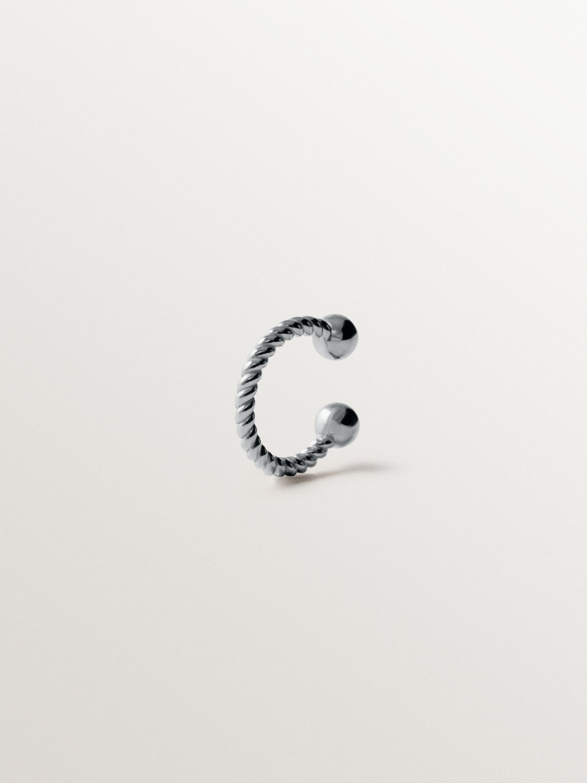 Thick 925 silver earcuff with gunmetal finish