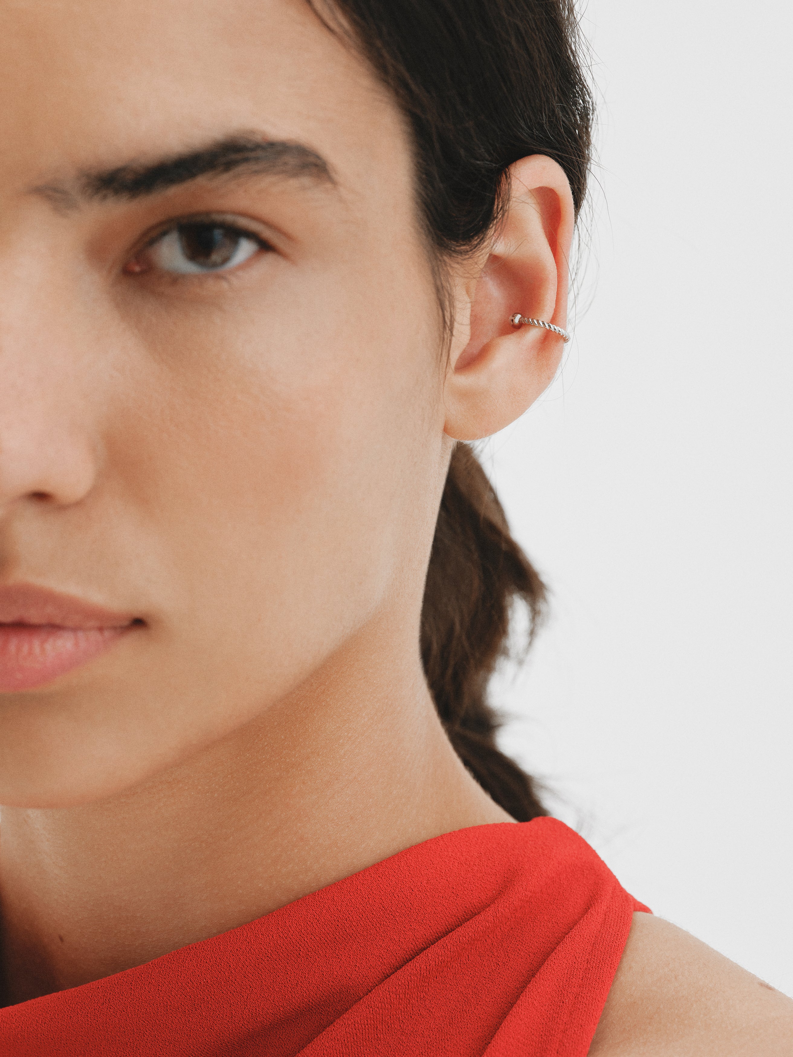 Thick 925 silver earcuff with gunmetal finish