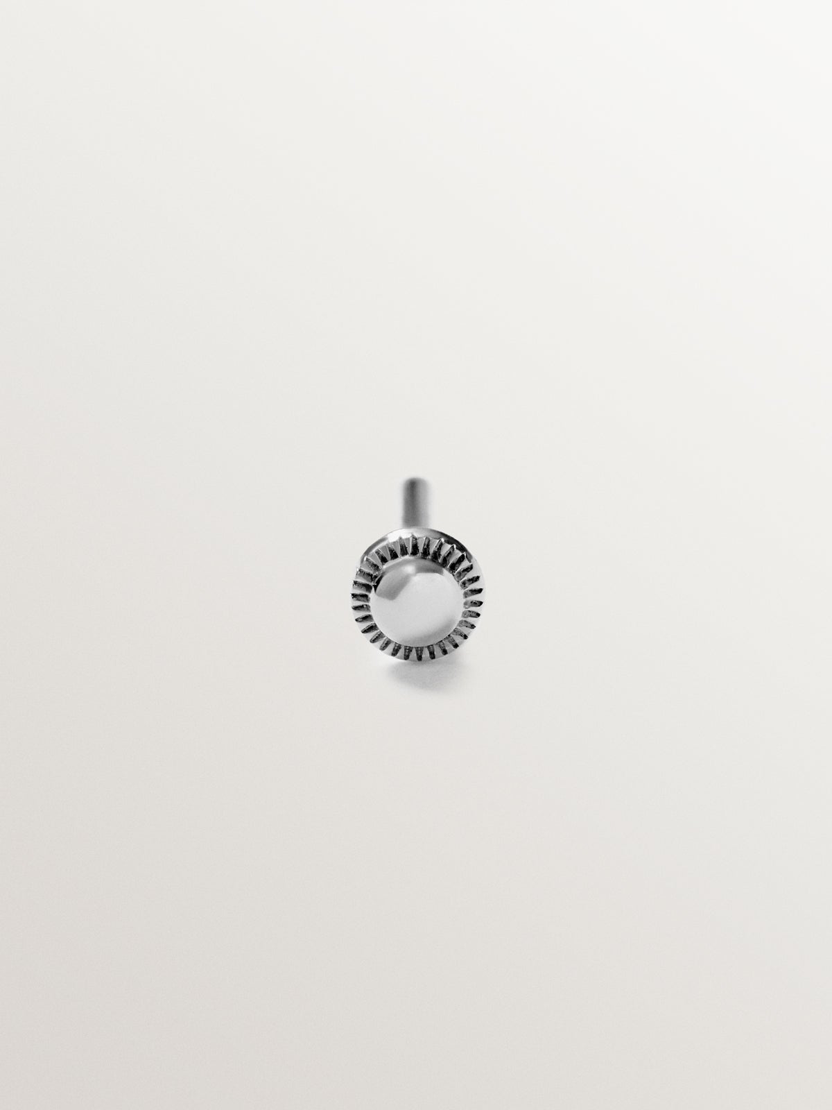 8mm piercing clasp in 18K white gold