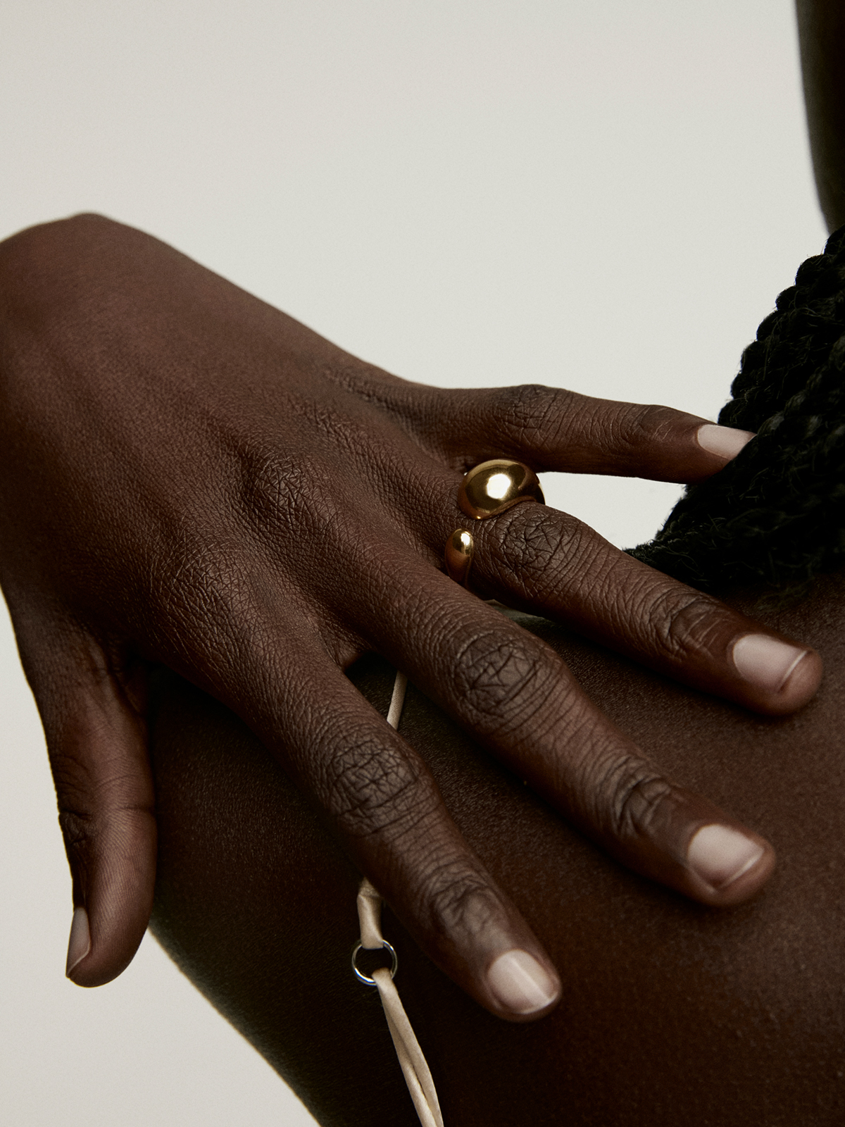 Tú y Yo ring made of 925 silver, bathed in 18K yellow gold with a domed shape.